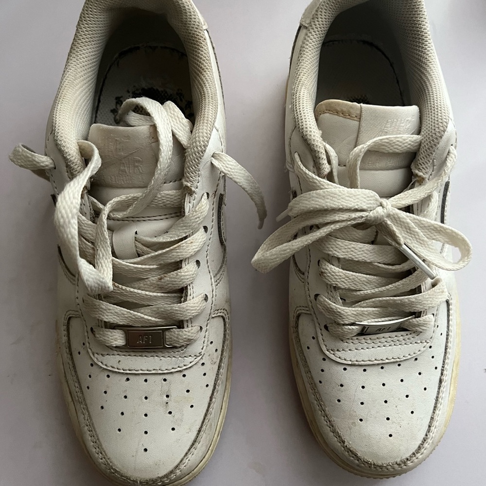 White Air Forcs 1s